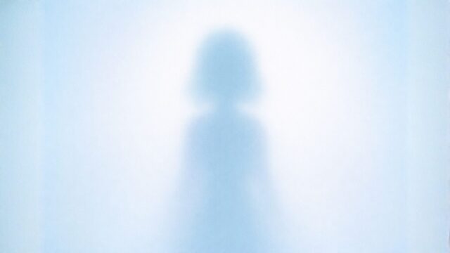 quelqu'unで「正体不明の誰か」を表すイメージ